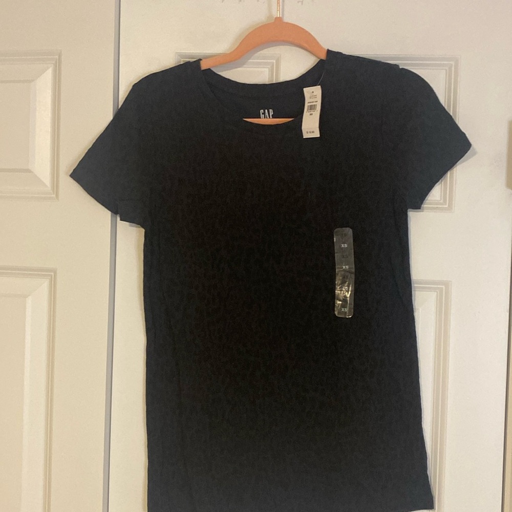 GAP Women’s Favorite T Size XS - Black/Navy Cheetah print